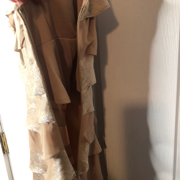 Ladies evening dress - Picture 9 of 9